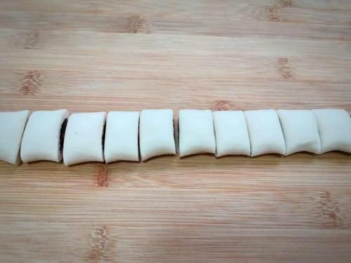 夹心小馒头|最近儿子迷上这个早餐,比面包口感松软,满满都是料,特好吃