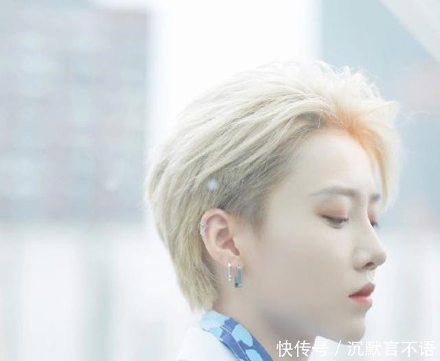 担当|C位担当刘雨昕加入《潮流合伙人2》,你喜欢她的中性风穿搭吗