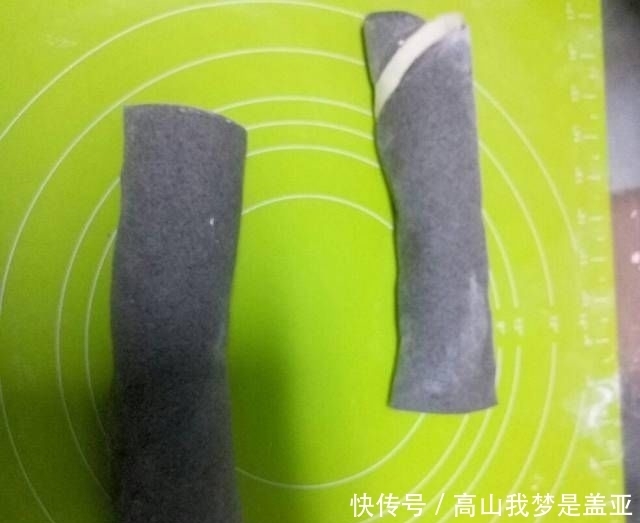 黑芝麻酱|黑芝麻双色馒头,又甜又软,5顿饭还不够!