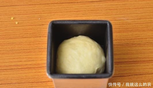 高筋面粉|特级红豆餐包,外酥内软,搭配甜而不腻的红豆馅,最适合拿来解馋