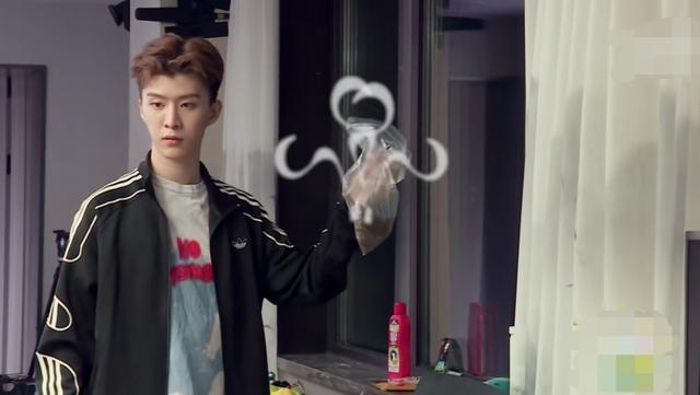  独居生活|范丞丞做饭不洗菜、范冰冰三天不洗脸，姐弟的生活习惯太默契