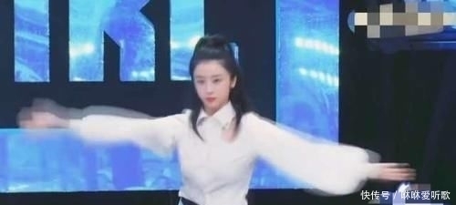  赵小棠|赵小棠《恋爱循环》扮可爱引热议，网友吐槽她真的不适合跳这种舞