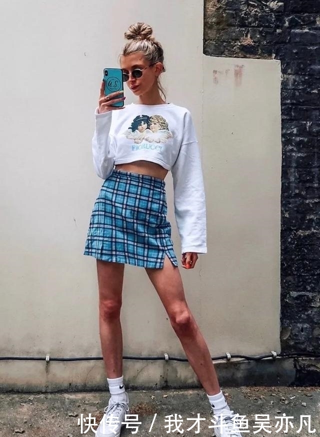 卫衣|卫衣+半裙=早秋最火混搭套路,时髦炸了