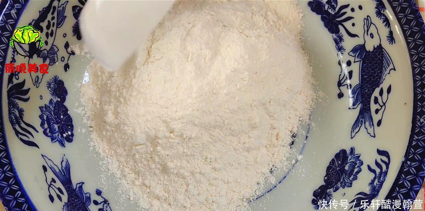 贴秋膘的时|油酥烧饼家常做法,又软又酥又香,比肉夹馍还好吃,做法详细讲解