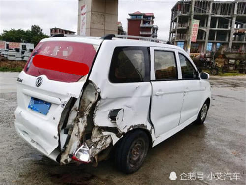  路虎车主|面包车撞上路虎发现，车主下车三脸懵这就是豪车的“战斗力”