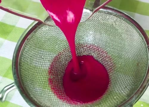 火龙果|牛奶的美味新吃法,搭配火龙果做成甜品,软嫩滑爽,甜而不腻