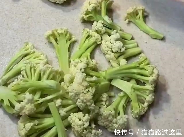 下饭|家常小炒花菜的超级简单做法,营养丰富口感脆甜,好吃又下饭