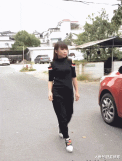 搞笑|搞笑GIF：腿脚挺利索啊
