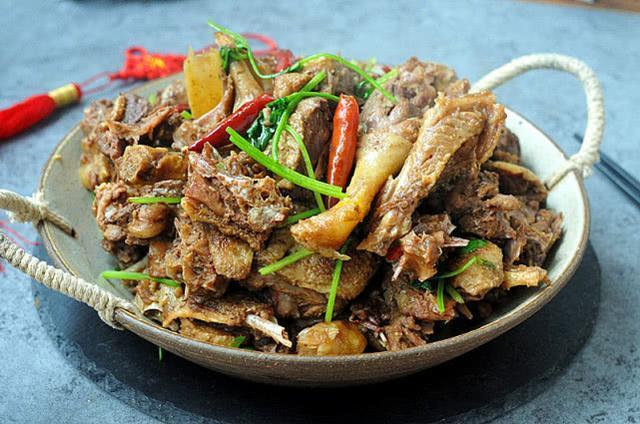 特别简单|鸭子如此烧,不腥不柴特别香,操作简单,我家每年吃掉几十只