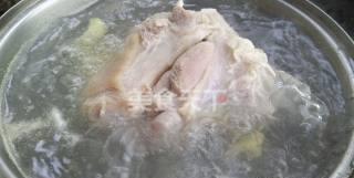 好吃|怎么做家庭版酱肘子最好吃 家庭版酱肘子怎么做好吃