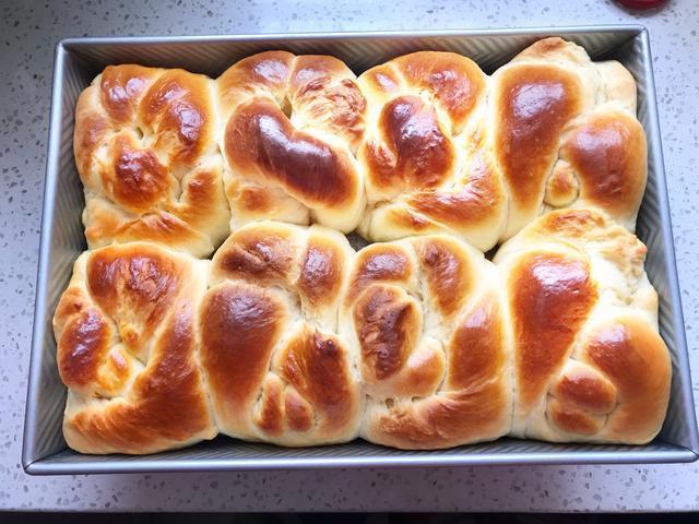  面包|教你做玉米油老面包，发酵时冷藏3个小时，更松软香甜