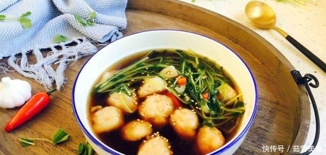  简单|冬天早餐要吃暖的！学4碗汤面，简单快手味道鲜，驱寒又滋补