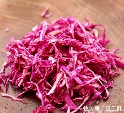 饺子|#钟于经典传统味#手工红椰菜扇贝饺子