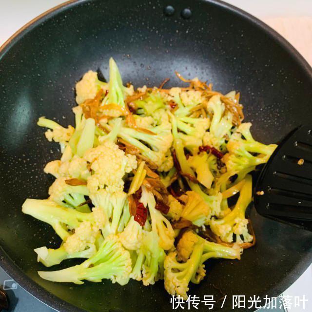 花菜|金针菜炒花菜,简单快手菜