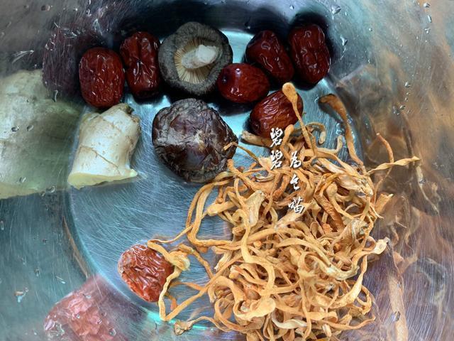  煲汤|夏天要多喝这道汤，滋阴补血，女人多喝气血好，再贵也要舍得买