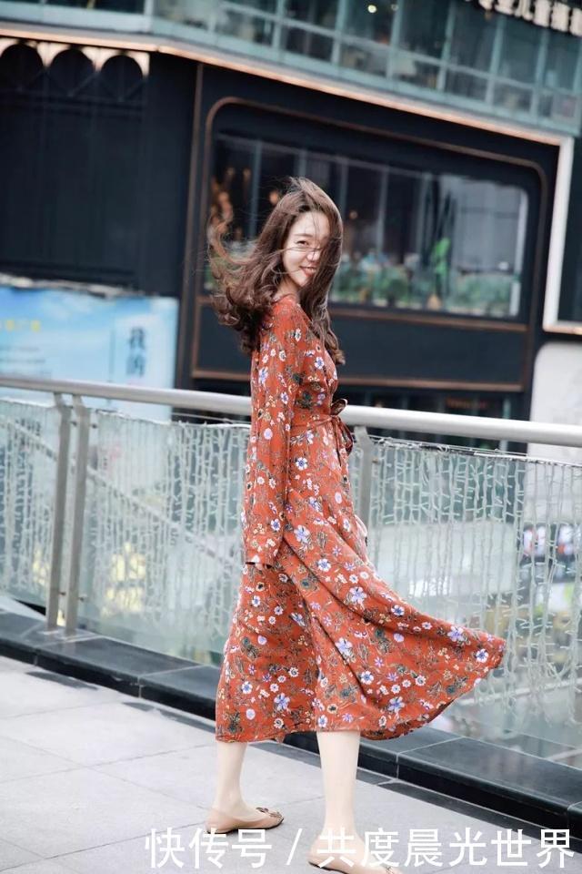 底色|碎花裙怎么挑不俗气