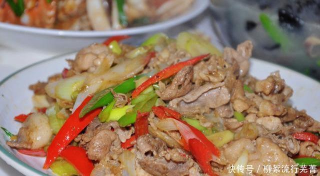  皮蛋|上次请发小吃饭被说抠门，今天做了5个硬菜，看他们还说啥