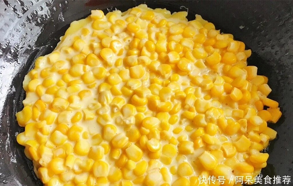  金黄|美味“奶香玉米烙”总做不成形？教你完美做法，金黄酥脆入口糯软