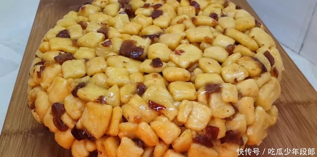 零食|5个鸡蛋,1斤面粉,锅里一炒,做出创意小零食,比蛋糕好吃十倍