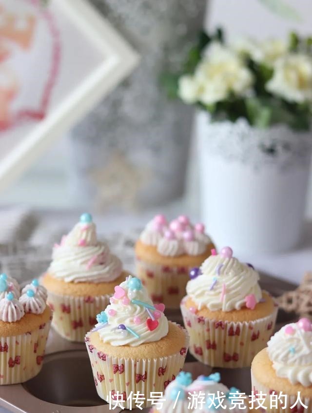 新手|日式烫面纸杯蛋糕,新手最爱的方子,柔软细腻,入口即化!