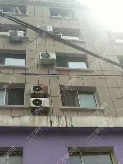  长春|突发！长春一男子坠楼砸中私家车，路过市民亲眼目睹全过程