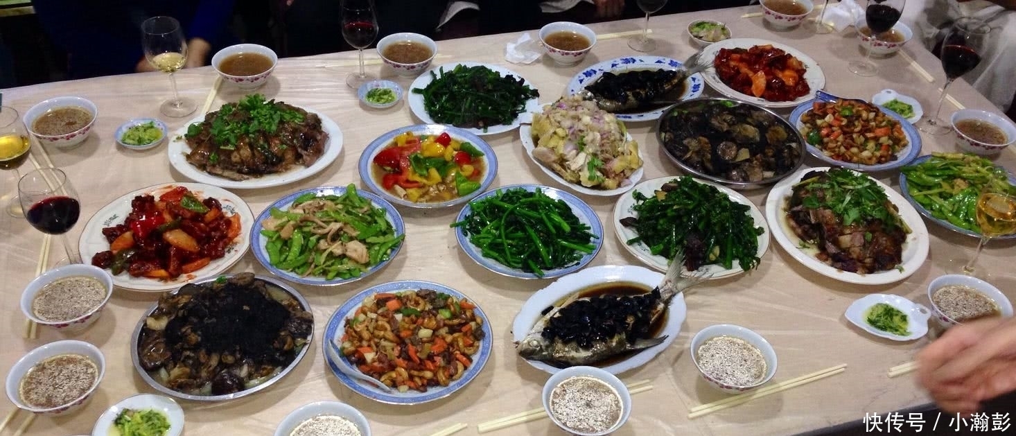 女儿|东北的女儿嫁到南方,过年发朋友圈晒年夜饭,父母看完真心疼