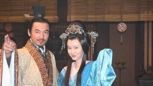 韩国|端碗吃饭放碗骂娘的韩国艺人,到底对自己在国内的人气有啥误解?