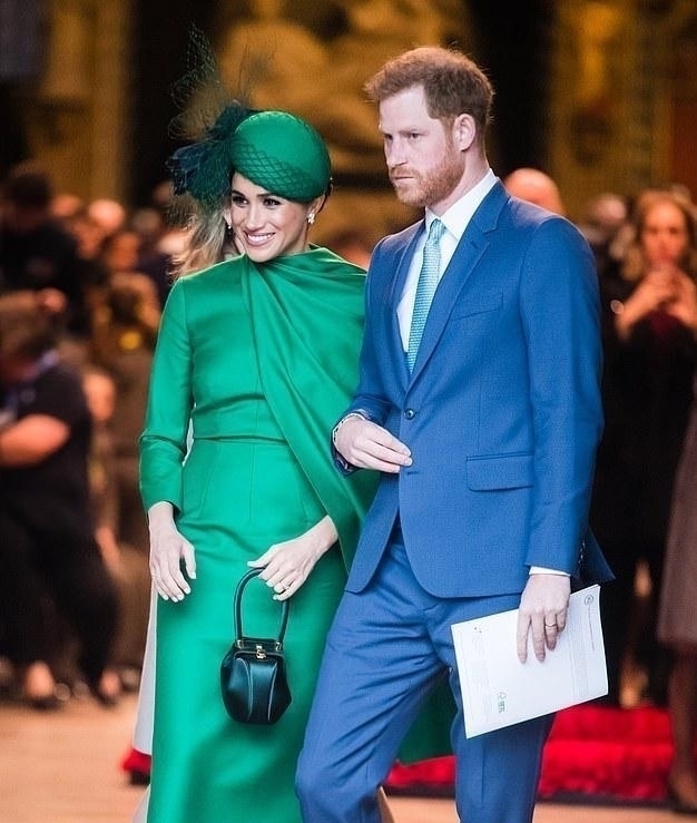 梅根哈里|哈里病了!被曝患“幽居症”,沧桑感十足像小老头,梅根这下慌了