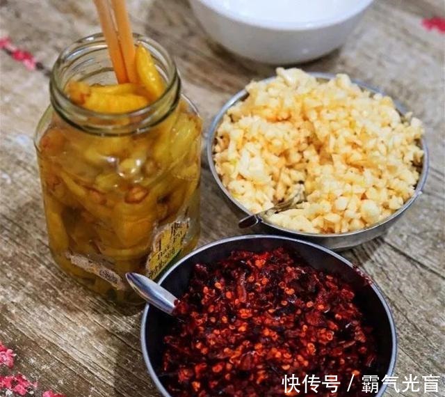 白领|宜宾新晋“美食街”,一到饭点儿人挤人!学生、白领都爱去……