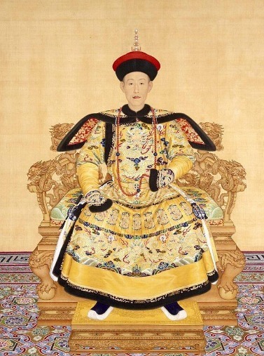 乾隆皇帝|清官装十几箱财宝告老还乡,结果被举报,乾隆得知大喜:重赏