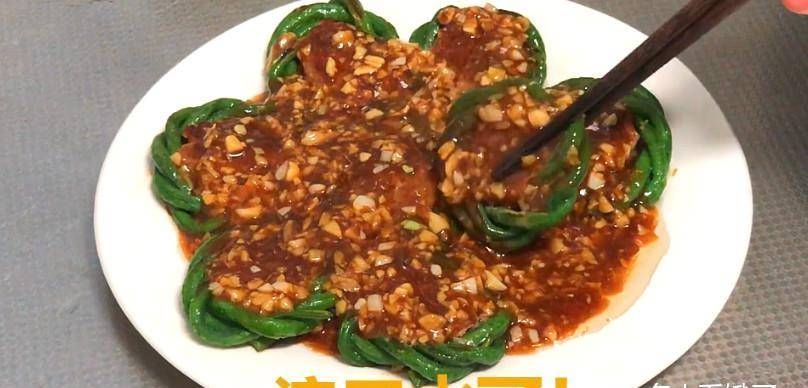  五花肉|豆角和五花肉超级好吃的新做法，下酒又下饭，一大盘子都吃光了