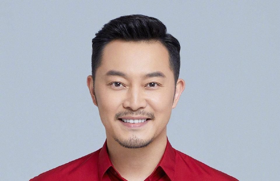  蔡徐坤|您的“蔡小葵”已上线，暖心为baby提裙子第一期的神秘嘉宾曝出