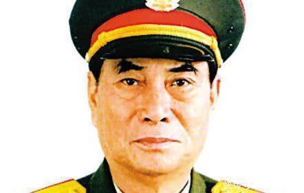  主席|此人和鬼子拼刺刀，连长却大喊刀下留人，70岁官至军委副主席
