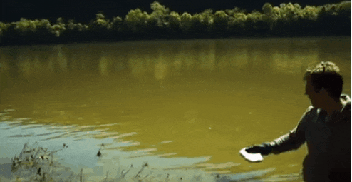 像是|搞笑GIF：感觉自己以前玩的掷瓦片就像是新手上路一样……