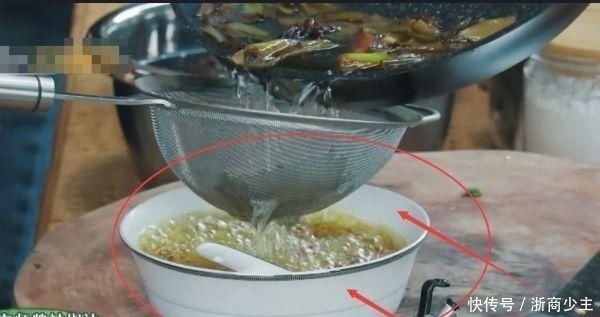 东西|彭昱畅一到《向往》就长胖?看黄磊做菜习惯放的东西,瞬间明白了