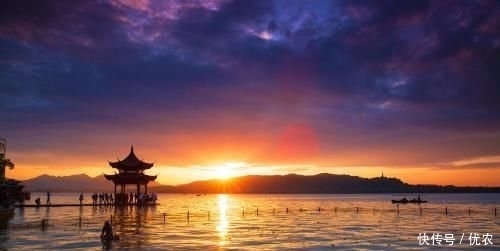 人到了中|人到中年,不管遇到多难的事,都别求这3个人,只会让人寒心