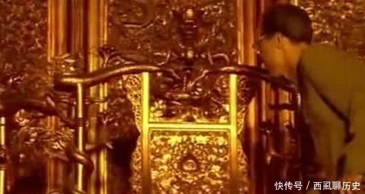 重游|溥仪晚年与妻子重游故宫，看到龙椅时说了22个字，字字饱含心酸！