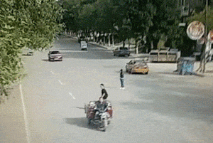  生活|搞笑GIF动图：妹子们也是拼啦！这给力的生活