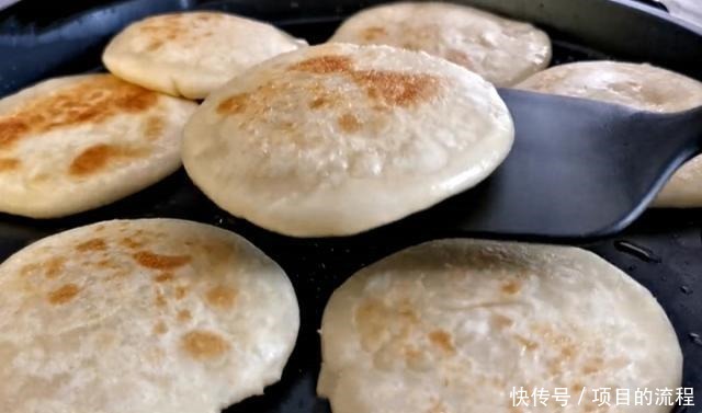 凉了也不会|这道面食我一顿吃6个,香甜暄软,简单快手,我家一周吃三次