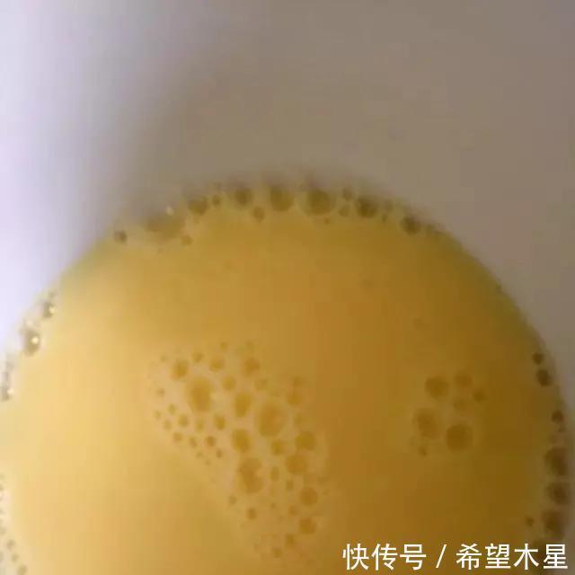 做法|最简单的月饼做法,一蒸一揉就搞定,口感带点爽脆又带点软糯