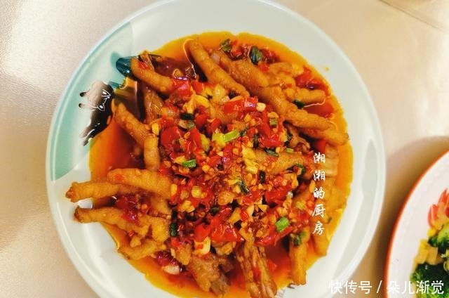 上班族|上班族的温馨晚餐,每天三四道菜,花钱少吃得好,您觉得怎么样