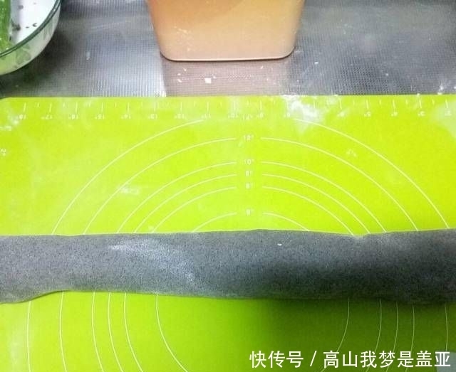 黑芝麻酱|黑芝麻双色馒头,又甜又软,5顿饭还不够!