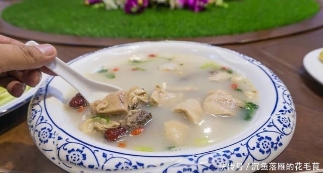 味道|和媳妇回农村老家,叔叔请客吃大餐,30道菜霸气桌子摆不下