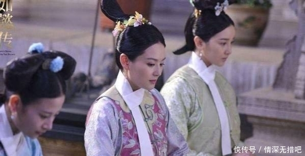 更是|清朝妃嫔系在胸前的白布条,除了装饰之外,其实更是为了方便皇帝