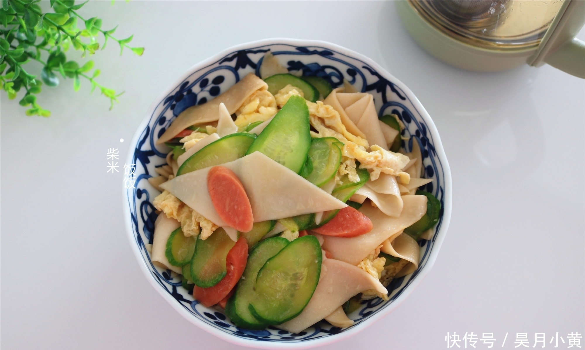 懒人|娘俩的懒人午餐,饭菜一锅出,每人一碗,网友:真省事