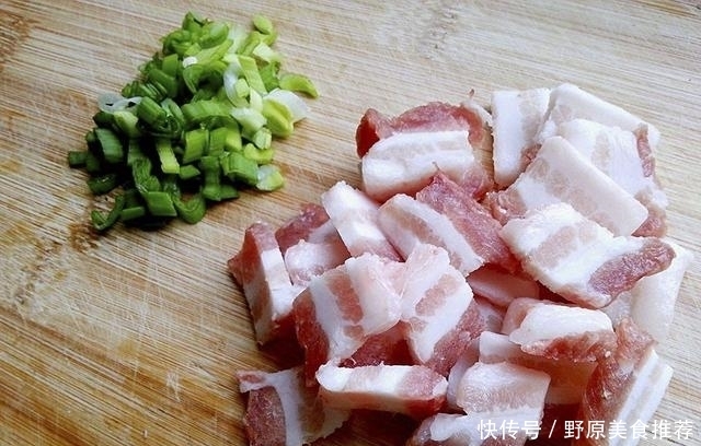  把面条|做豆角焖面，先煮面还是直接焖？其实都不如用这招，不粘还入味