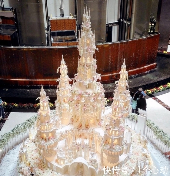 套房|印尼推出超奢华蛋糕,一个城堡蛋糕能买大城市的一套房