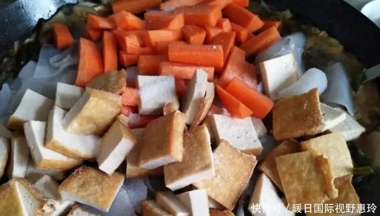 美好|天冷时多给家人做炖菜,荤素炖一锅,家常味美好营养,孩子很爱吃