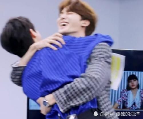 节目中|蔡徐坤朱正廷重逢时,谁听到JonyJ说了啥只有大厂女孩才懂