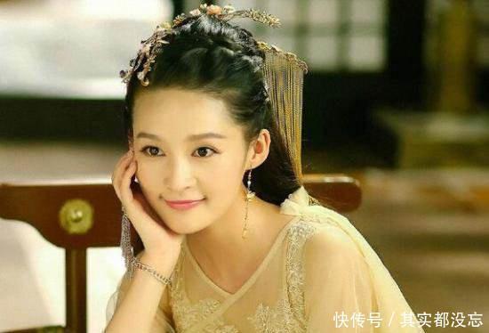 上联|姑娘一上联“黑黑白炭”,苏东坡一下联,姑娘顿时又羞又气